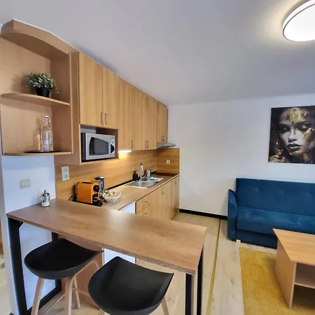 Tereza & Free Parking *