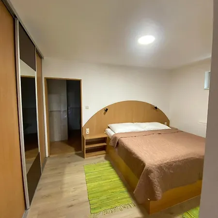 Tereza & Free Parking Apartman *