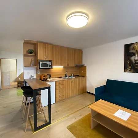 Tereza & Free Parking